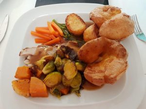Aldi Roast Dinner – British Pork, Yorkshire Pudding, Roasties and Veg
